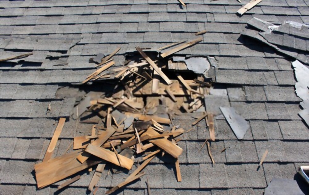 The Pros and Cons of Patching a Roof vs Replacing it