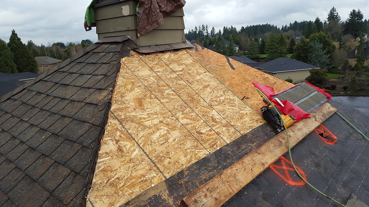 Pros and Cons of Patching a Roof vs. Replacing it